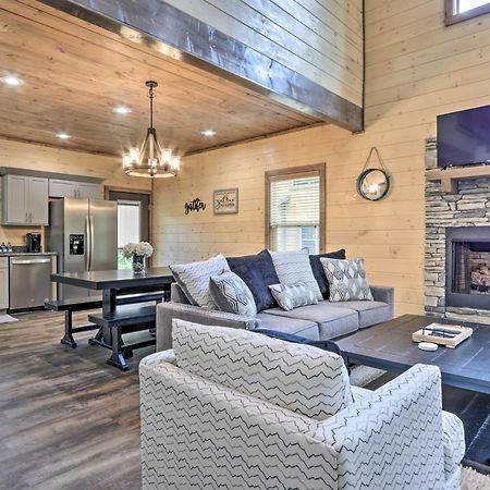Smoky Cove Retreat With Private Hot Tub And Deck! Villa Sevierville Exteriör bild