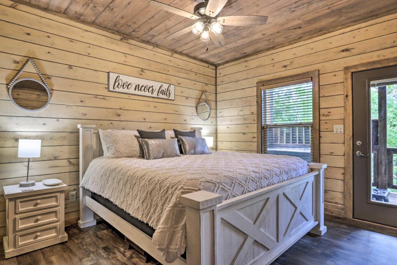 Smoky Cove Retreat With Private Hot Tub And Deck! Villa Sevierville Exteriör bild