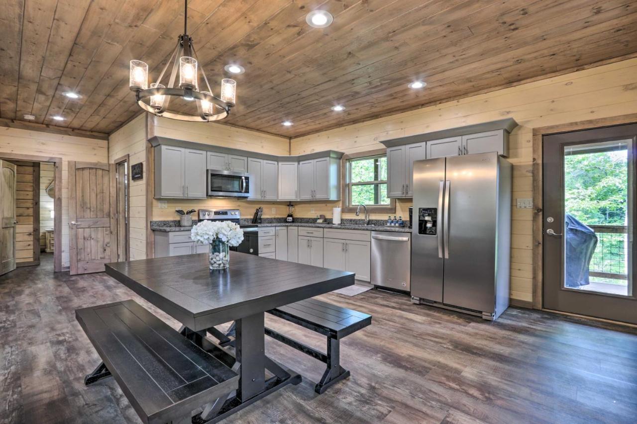 Smoky Cove Retreat With Private Hot Tub And Deck! Villa Sevierville Exteriör bild