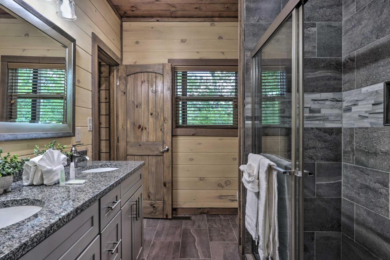 Smoky Cove Retreat With Private Hot Tub And Deck! Villa Sevierville Exteriör bild