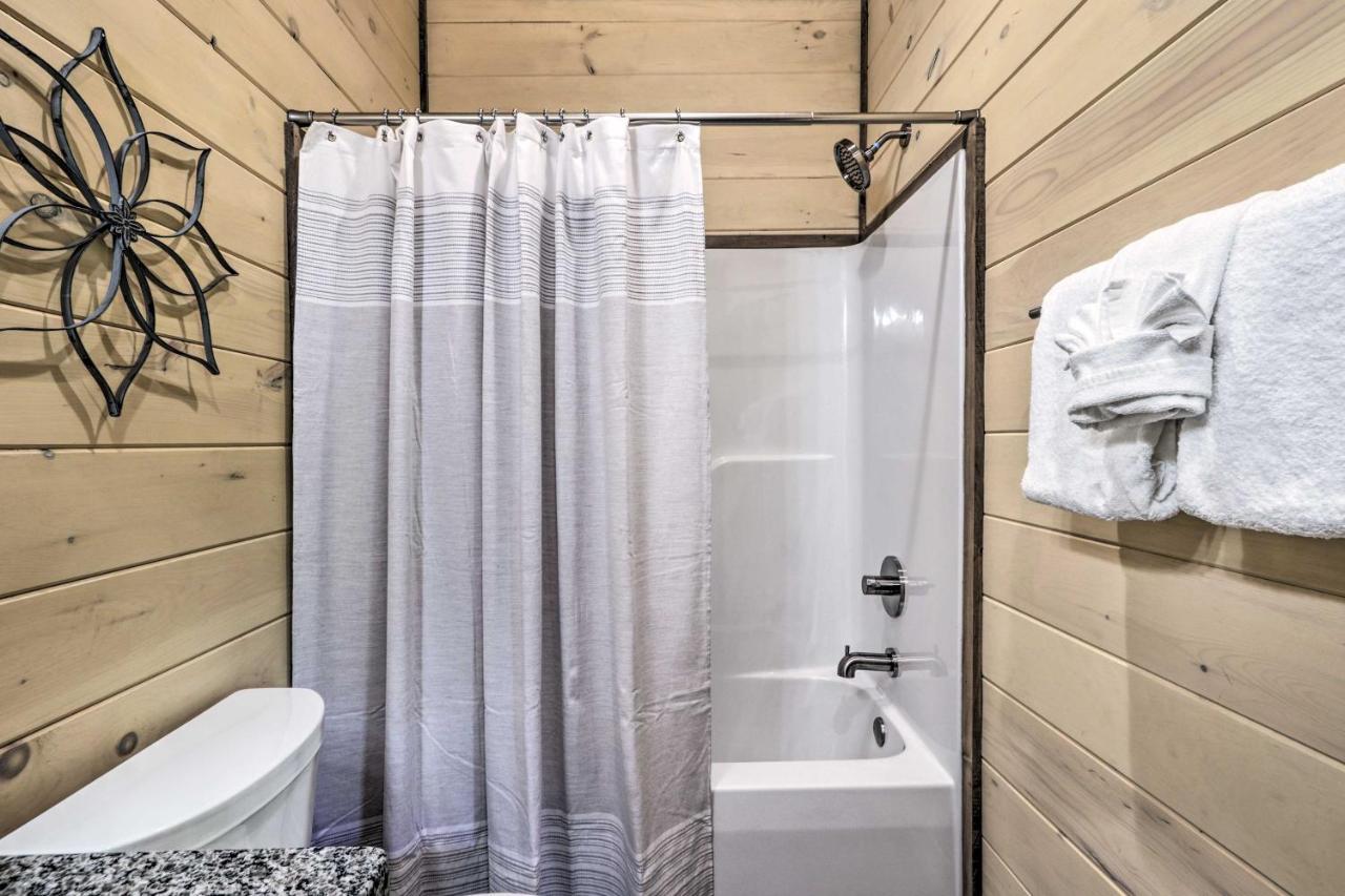 Smoky Cove Retreat With Private Hot Tub And Deck! Villa Sevierville Exteriör bild