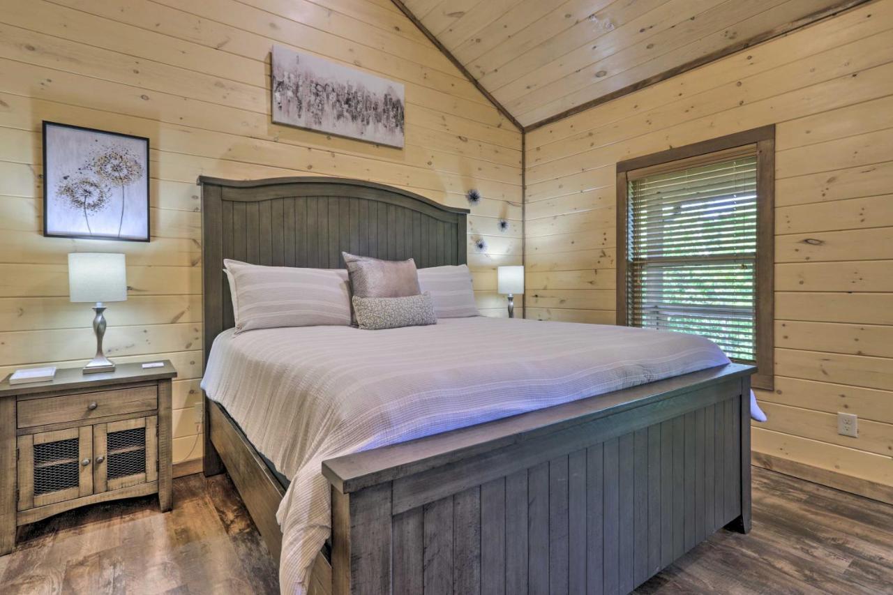 Smoky Cove Retreat With Private Hot Tub And Deck! Villa Sevierville Exteriör bild