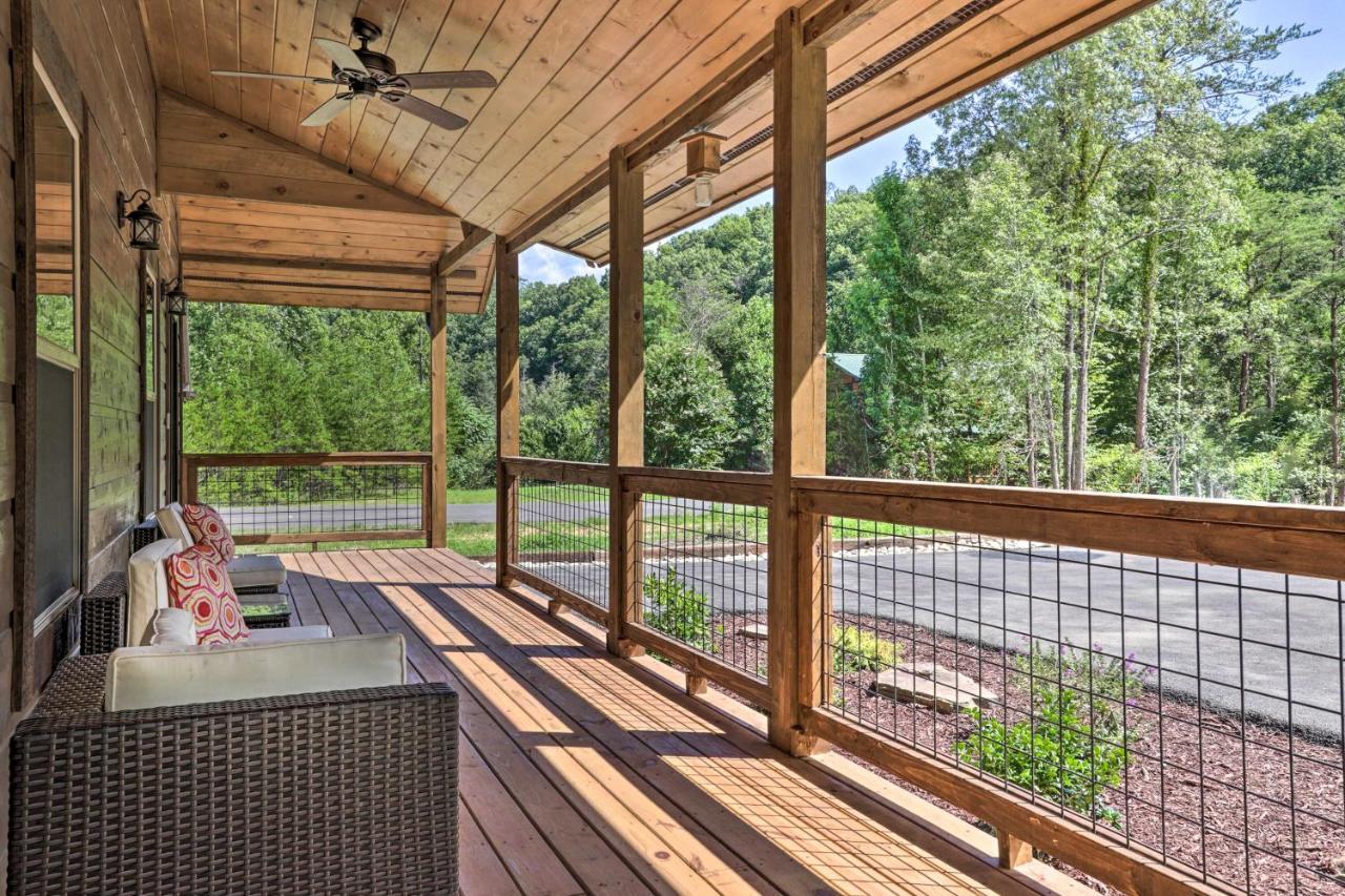 Smoky Cove Retreat With Private Hot Tub And Deck! Villa Sevierville Exteriör bild